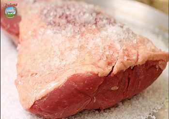 Como usar o sal na carne de maneira perfeita
